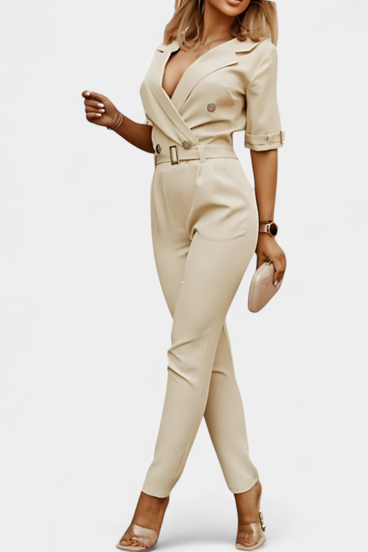 Vivienne Mono s nenucenou elegancí