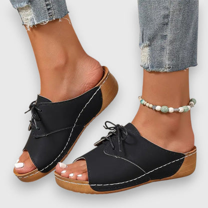 Saskia – Sandály ve vintage stylu