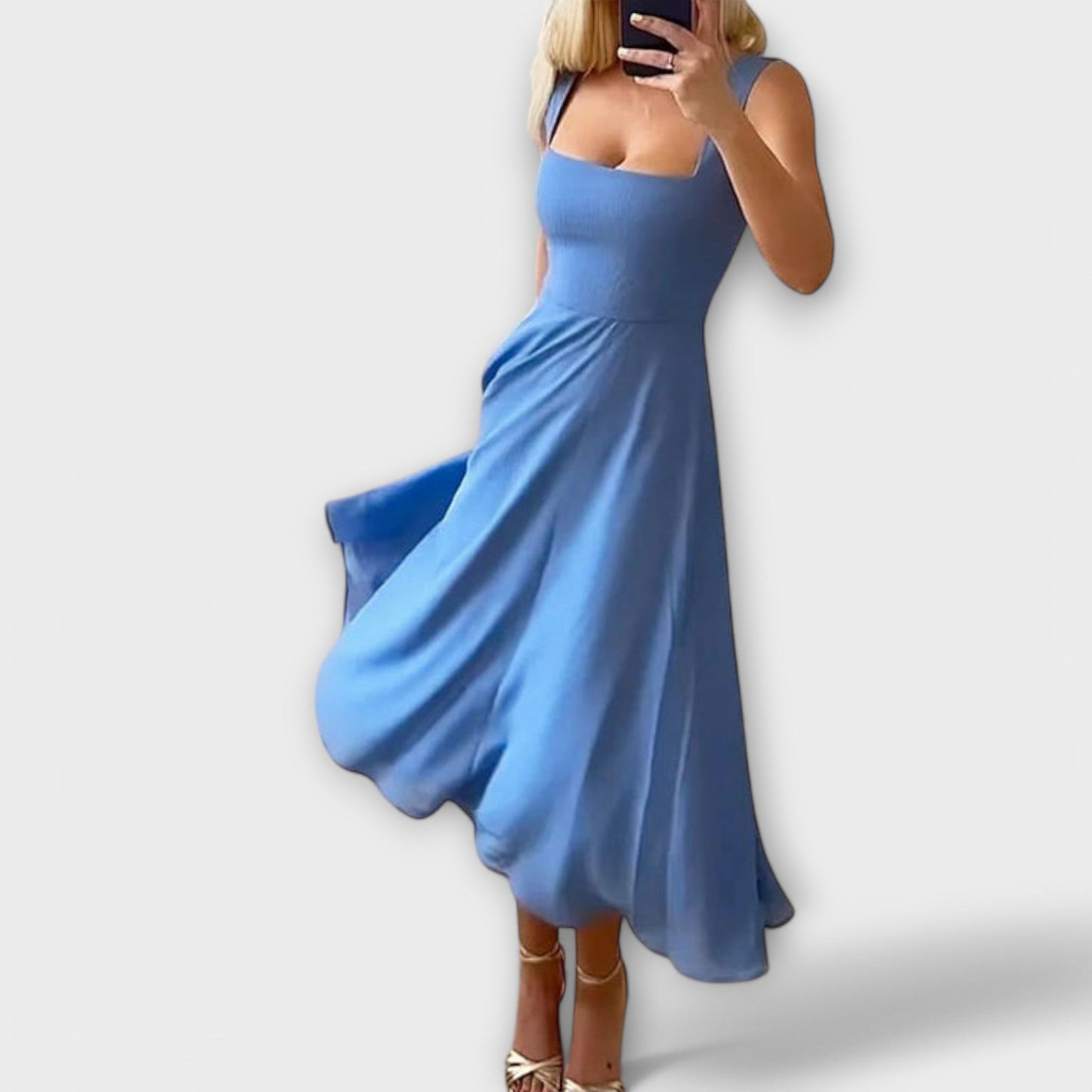 Elegantní bezramenné šaty