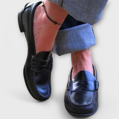 Klasické dámské loafery