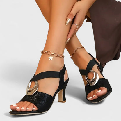 Jasmina - Elegantní Sandály s Ozdobnou Sponou