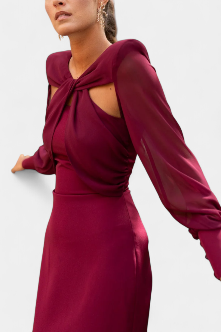 Julissa Vestido Midi Burdeos con Detalle Anudado y Espalda Abierta
